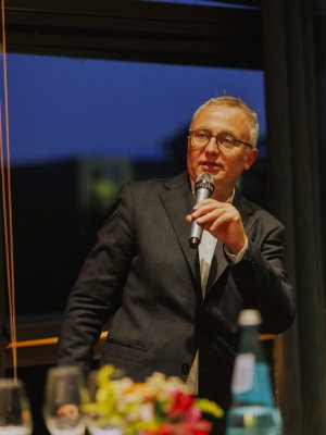 Begrüßung von Chefredakteur des Wirtschaftsmagazins Capital Timo Pache